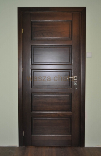 DRZWI DREWNIANE W8