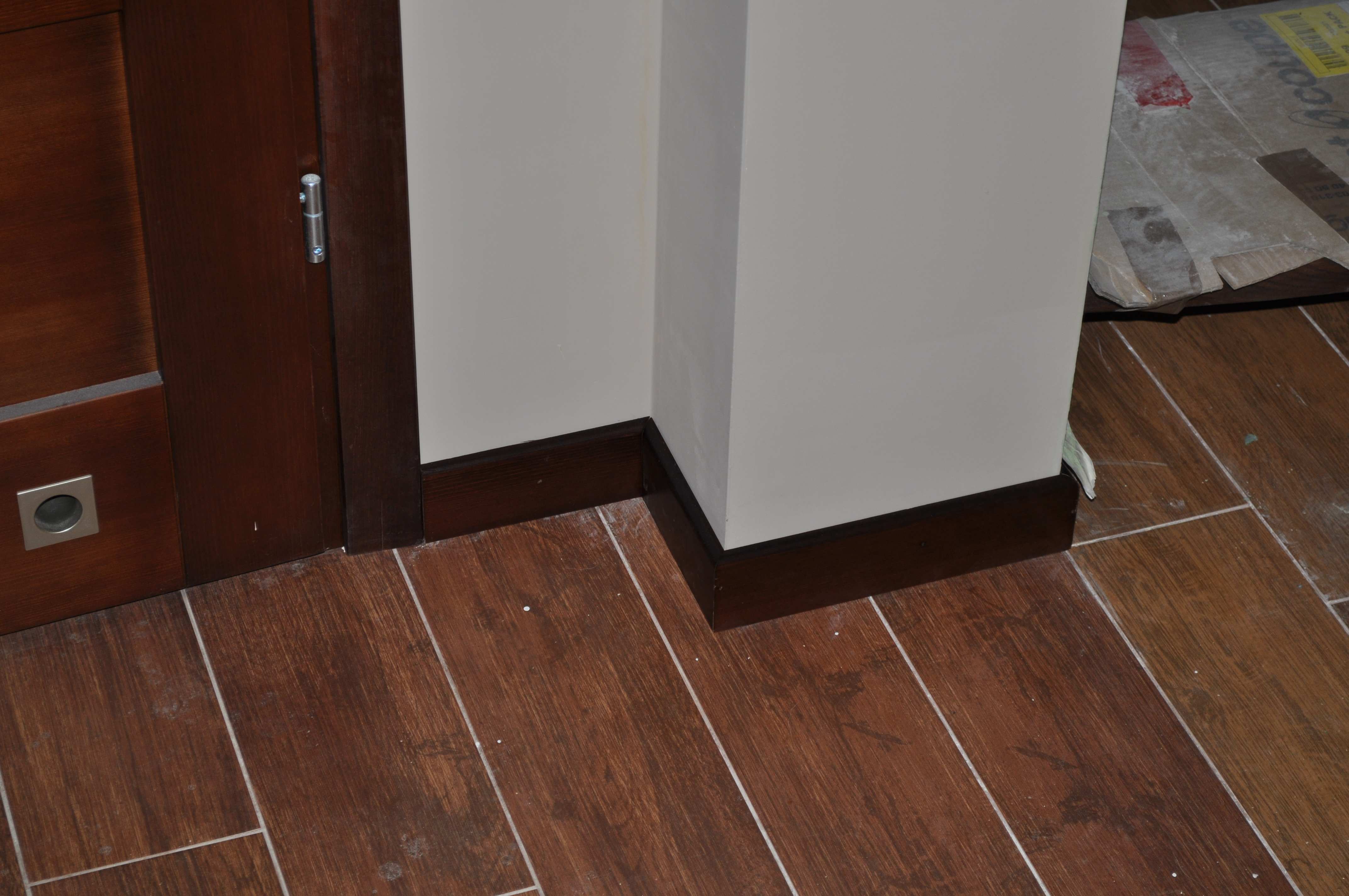 listwa przypodłogowa drewniana